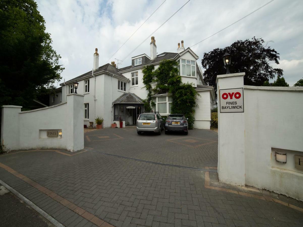 Fines Bayliwick Hotel Bracknell Exterior photo